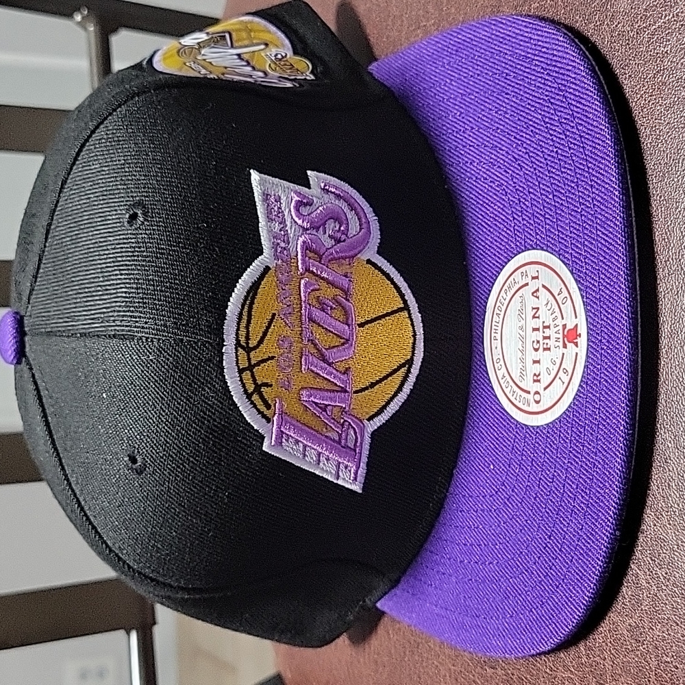Brand New Mitchell & Ness Lakers '09 Championship Hat! Black/Purple Colorway!